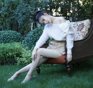 Ziyi Meng feet photo 1