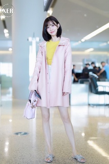 Ziyi Meng feet photo 2
