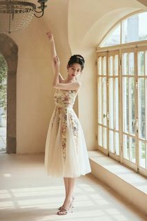 Ziyi Meng feet photo 4