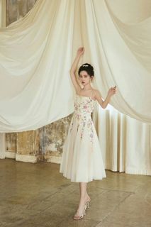 Ziyi Meng feet photo 3