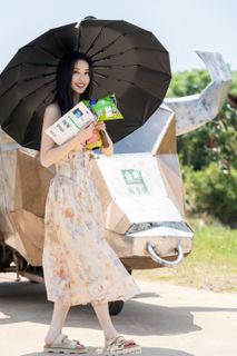 Ziyi Meng feet photo 3