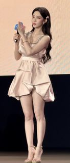 Ziyi Meng feet photo 6