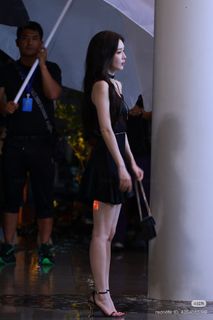 Ziyi Meng feet photo 1