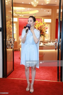 Ziyi Zhang feet photo thumbnail