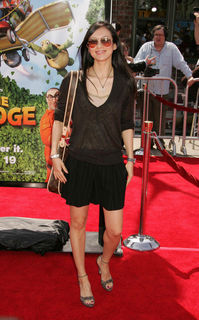 Ziyi Zhang feet photo thumbnail