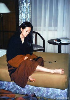 Ziyi Zhang feet photo thumbnail