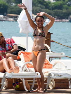 Ziynet Sali feet photo 2