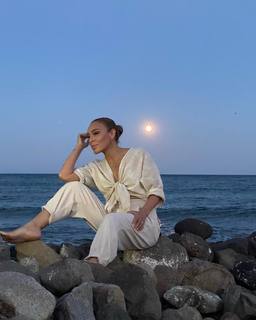 Ziynet Sali feet photo 1