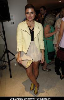 Zoe Hardman feet photo 3