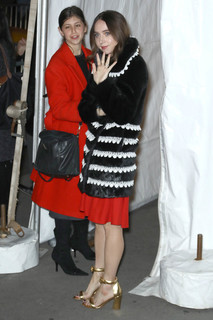 Zoe Kazan feet photo thumbnail