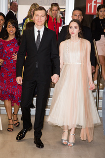 Zoe Kazan feet photo thumbnail