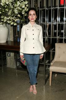 Zoe Lister-Jones feet photo thumbnail