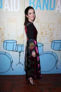 Zoe Lister-Jones feet photo thumbnail