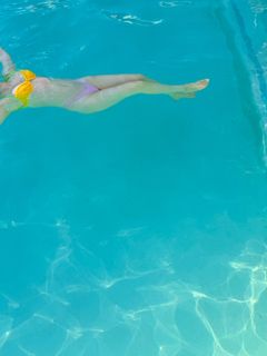 Zoe Lister-Jones feet photo 1