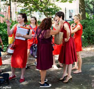 Zoe McLellan feet photo thumbnail