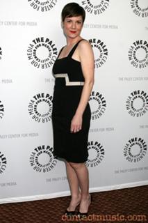 Zoe McLellan feet photo thumbnail