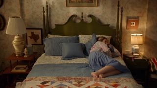 Zoe Perry feet photo thumbnail