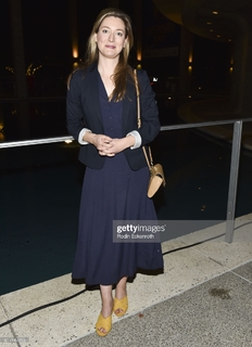 Zoe Perry feet photo thumbnail