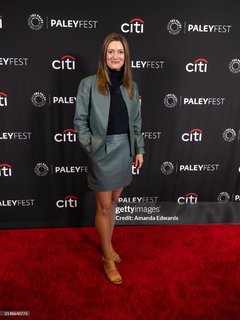 Zoe Perry feet photo thumbnail