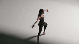 Zoe Saldana feet photo thumbnail
