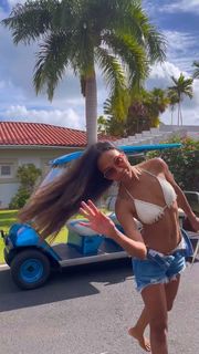 Zoe Saldana feet photo thumbnail