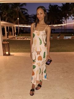 Zoe Saldana feet photo thumbnail