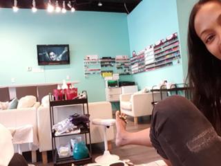 Zoe Saldaña feet photo 12