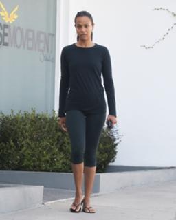 Zoe Saldaña feet photo 7
