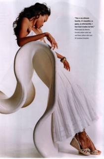 Zoe Saldaña feet photo 1