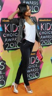 Zoe Saldaña feet photo 11