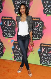 Zoe Saldaña feet photo 9