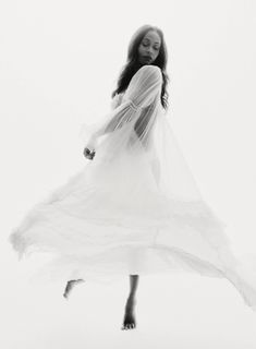 Zoe Saldaña feet photo 18