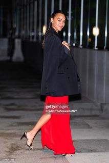Zoe Saldaña feet photo 4