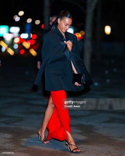 Zoe Saldaña feet photo 20