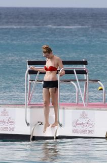 Zoe Salmon feet photo 9
