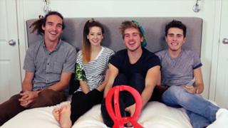 Zoe Sugg feet photo thumbnail