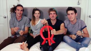 Zoe Sugg feet photo thumbnail