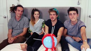Zoe Sugg feet photo thumbnail