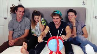 Zoe Sugg feet photo thumbnail