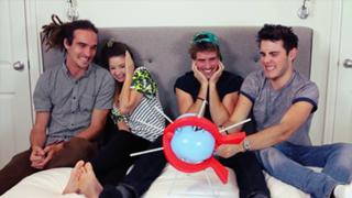 Zoe Sugg feet photo thumbnail