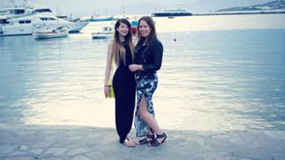 Zoe Sugg feet photo thumbnail