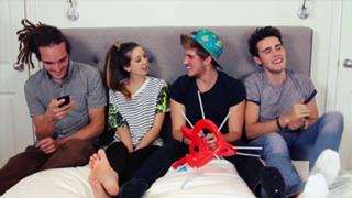 Zoe Sugg feet photo thumbnail