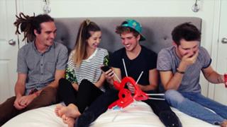 Zoe Sugg feet photo thumbnail