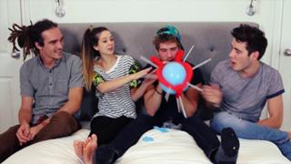 Zoe Sugg feet photo thumbnail