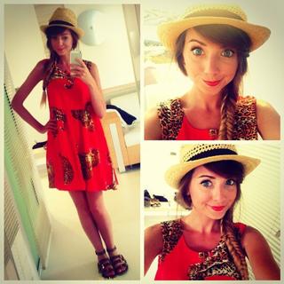 Zoe Sugg feet photo thumbnail