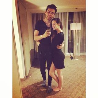 Zoe Sugg feet photo thumbnail