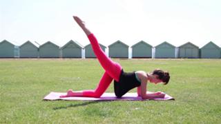 Zoe Sugg feet photo thumbnail
