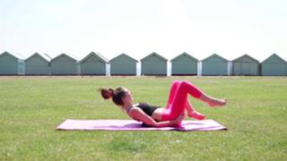 Zoe Sugg feet photo thumbnail