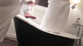 Zoe Sugg feet photo thumbnail