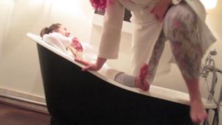 Zoe Sugg feet photo thumbnail